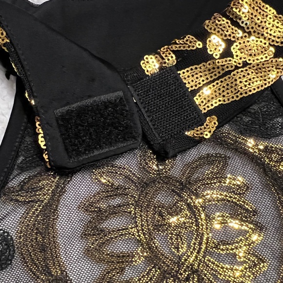 ⭐️Black & Gold Halter Maxi Dress - Picture 10 of 11